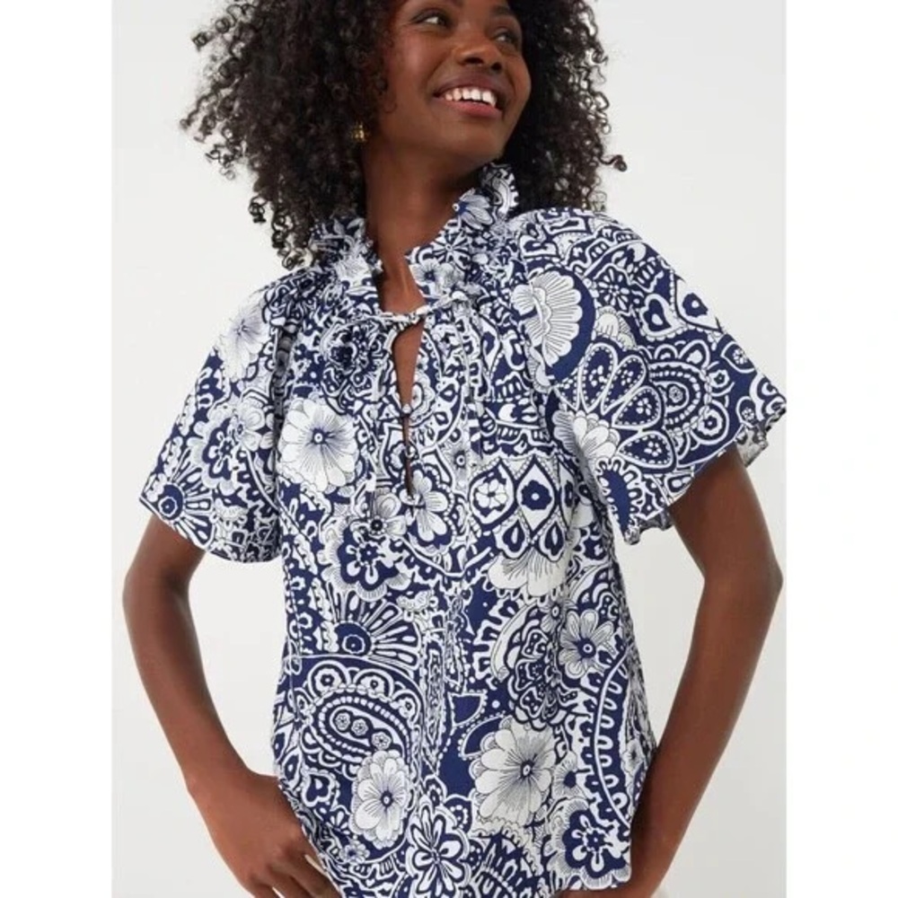 NWT Hyacinth House Navy Blue White Floral Thea Blouse Size XS Bohemian